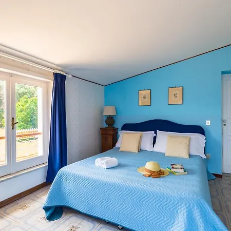 Ada Nyaraló Sorrento